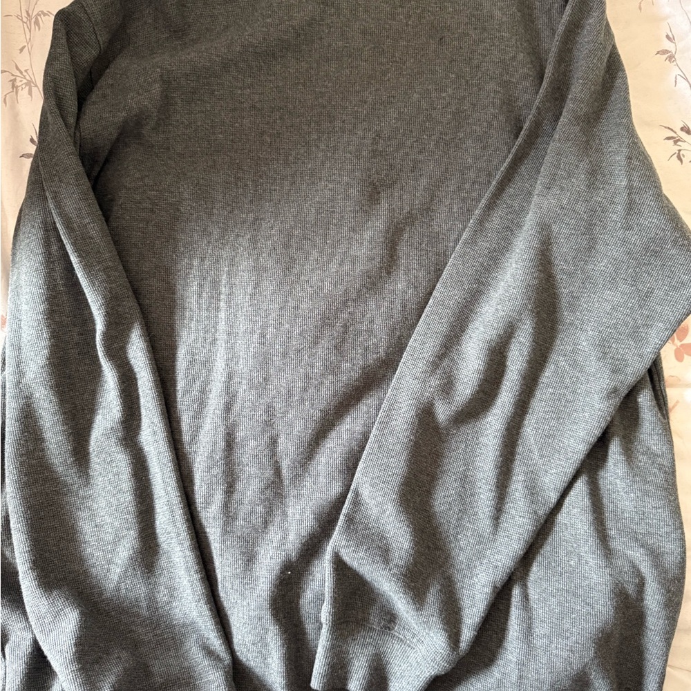 L.L. Bean Men's Charcoal V-Neck Sweater - Picture 4 of 4